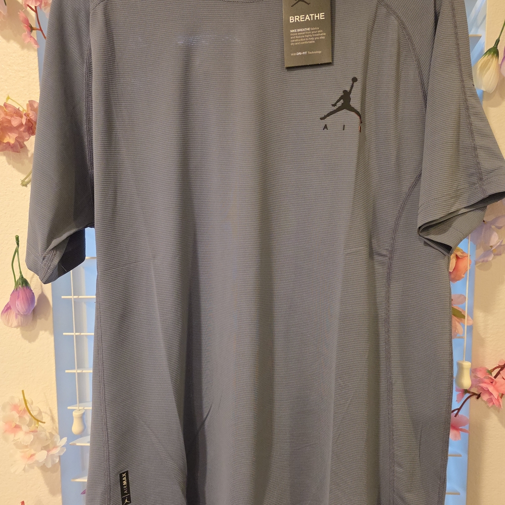 Nike Breath Men's Gray Short Sleeve Tee